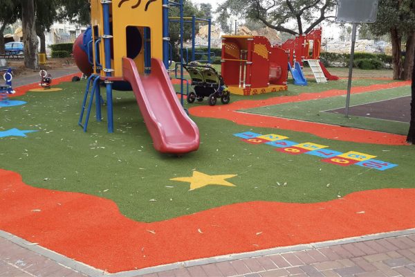 משטחי בטיחות לגני שעשועים משטחי בטיחות לגני שעשועים