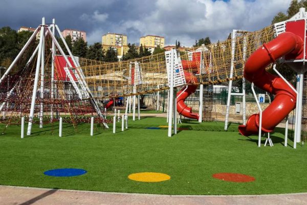 לשחק על בטוח עם משטחי גומי לשחק על בטוח עם משטחי גומי