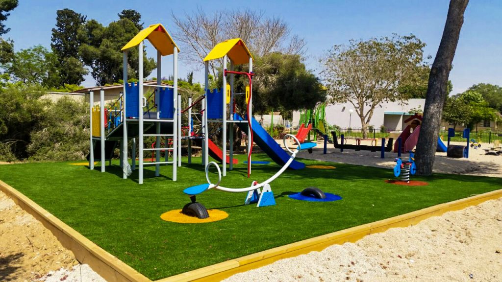 מגרש משחקים